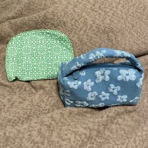 Set of cosmetic bags